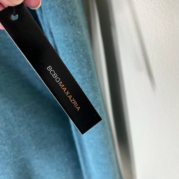 BCBGMaxAzria Sweater XL Powder Blue Plunge Neck Knit Wool Cashmere Angora New - Picture 5 of 8